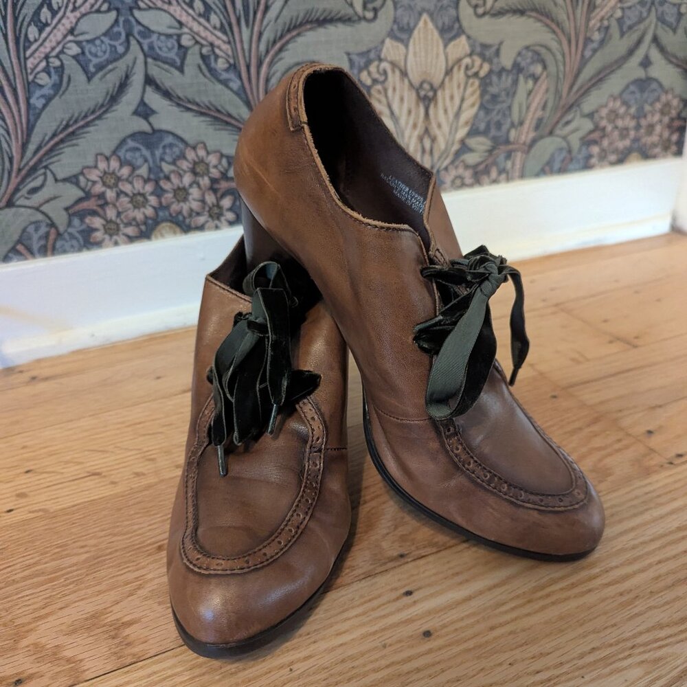 Born Brown Leather Lace-Up Boots with Dark Green Ribbon Laces